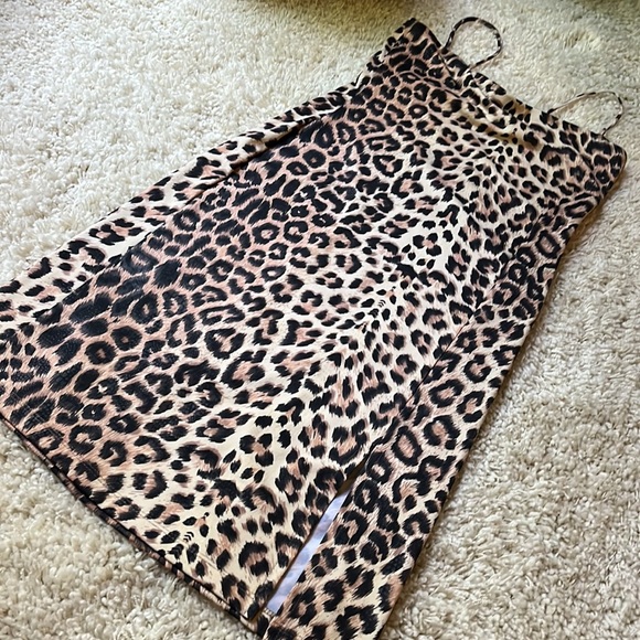 Body Con Leopard Print Party Dress - Picture 6 of 13